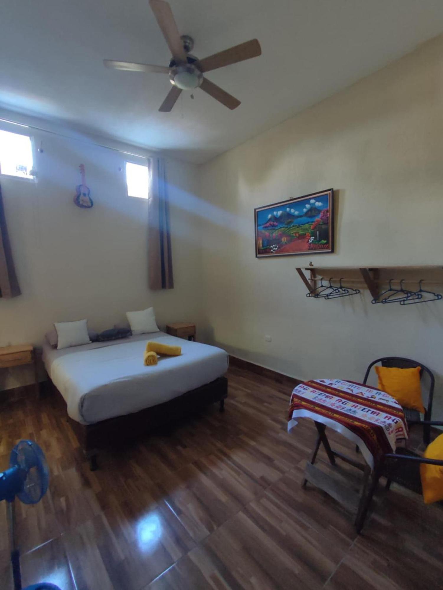 La Casa Colorada Vandrehjem San Benito Eksteriør billede